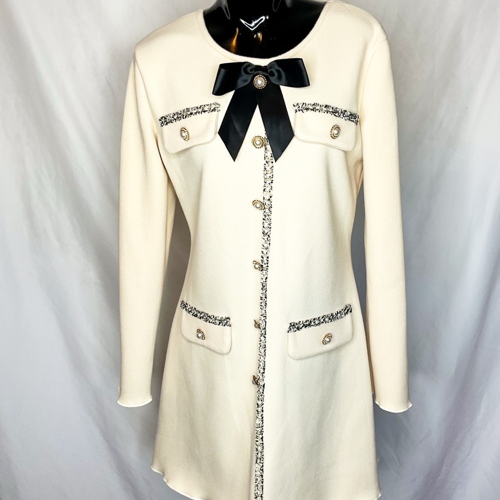 Elegant Cream Dress with Black Bow & pearl details - Picture 3 of 11